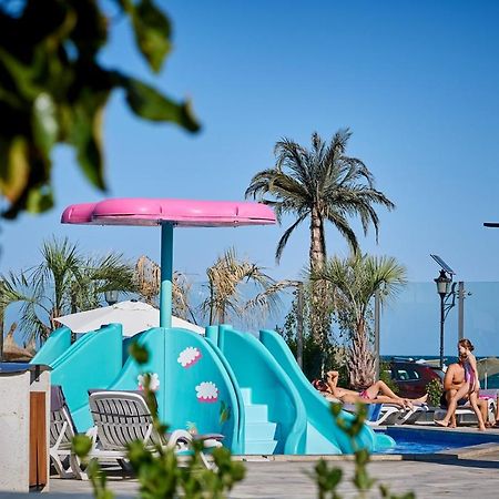Glamour Red Apartment 22 In Spa Pool Resort Mamaia Exterior foto