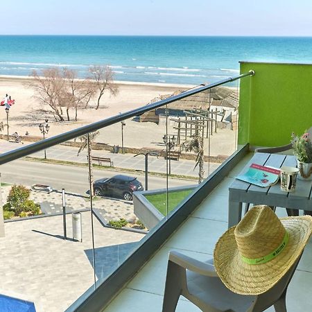 Glamour Red Apartment 22 In Spa Pool Resort Mamaia Exterior foto