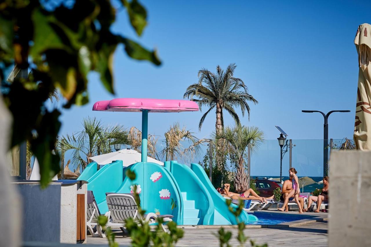 Glamour Red Apartment 22 In Spa Pool Resort Mamaia Exterior foto