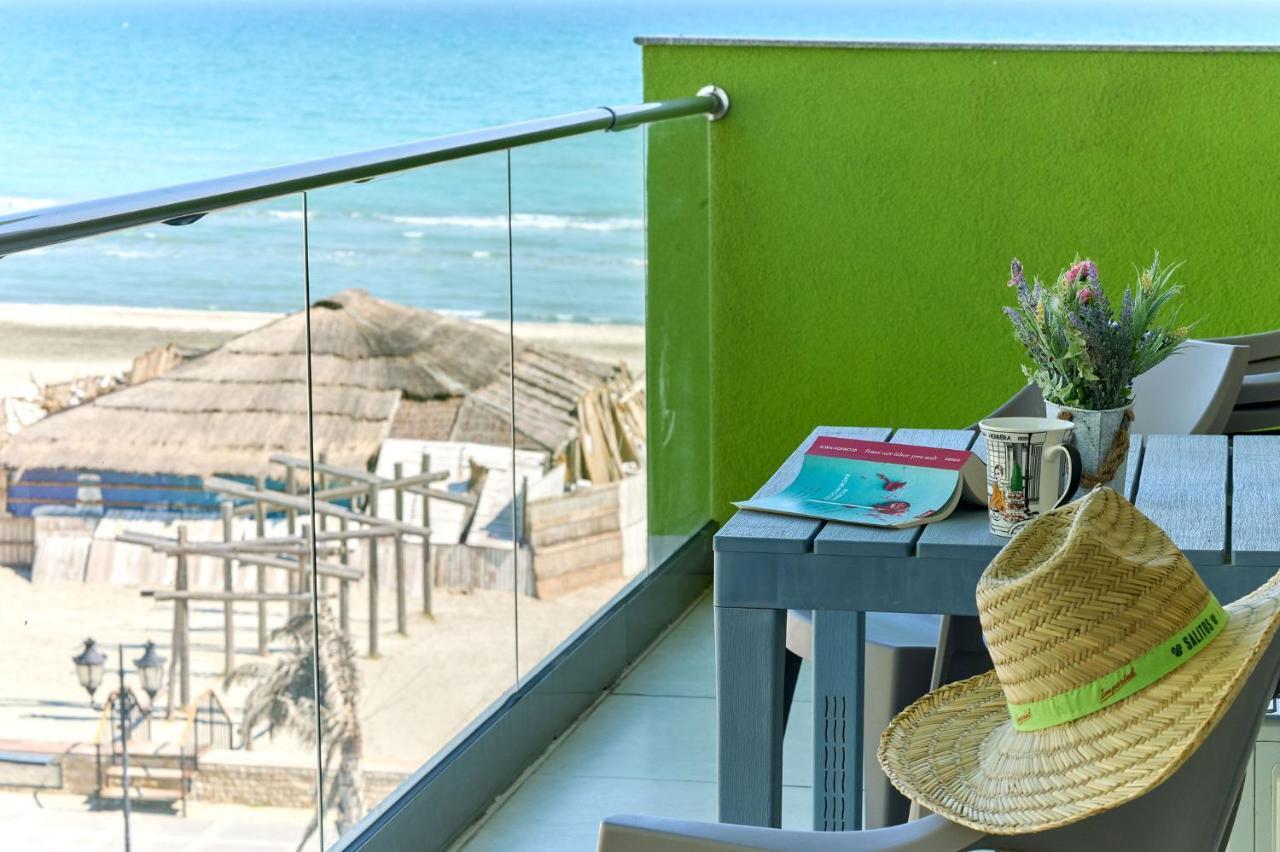 Glamour Red Apartment 22 In Spa Pool Resort Mamaia Exterior foto