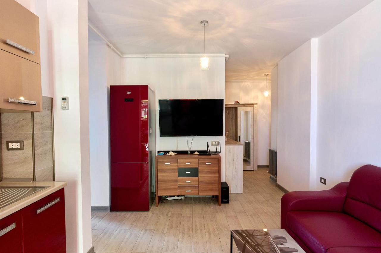 Glamour Red Apartment 22 In Spa Pool Resort Mamaia Exterior foto